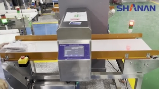wykrywacz metali przeznaczony do pakowania mrożonego mięsa