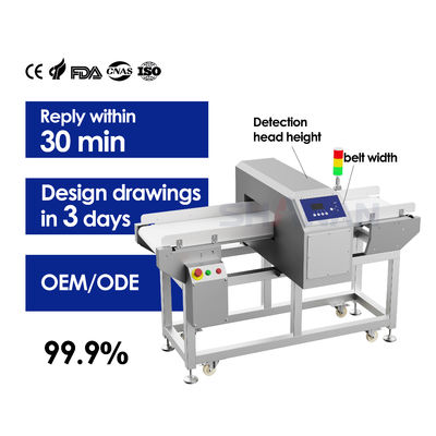 Detektor metalu na taśmie przenośnej stosowany w przemyśle spożywczym