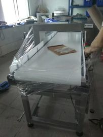 Detektor metalu przenośnika taśmowego 120 W do pakowania żywności 12 miesięcy gwarancji
